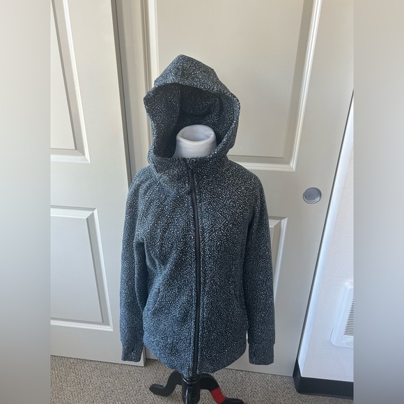 Lululemon Scuba Hoodie Light Cotton Fleece
Night View White Black - Picture 13 of 14